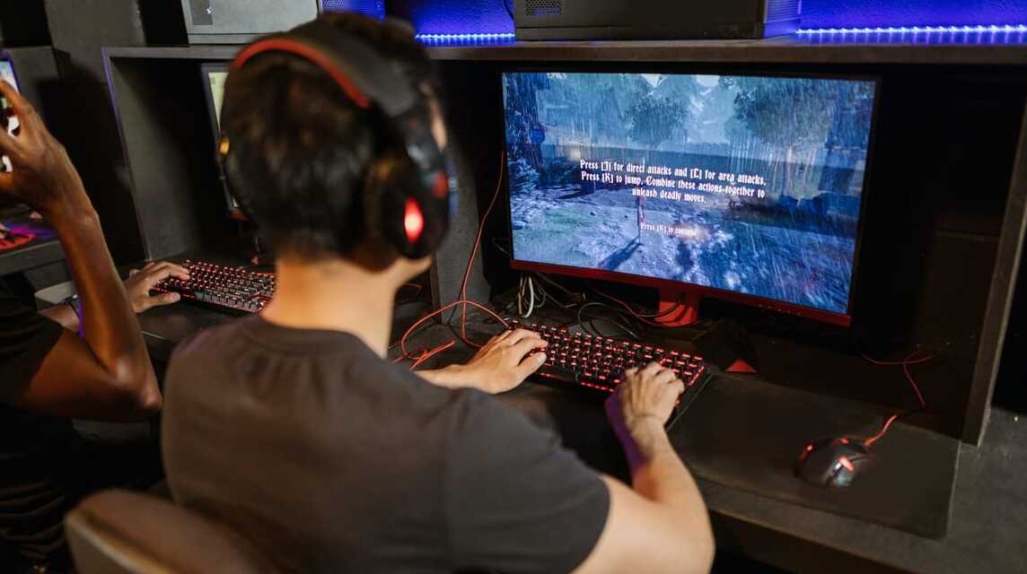 Playing Online Games: How to Stay Safe from Hackers and Dangerous