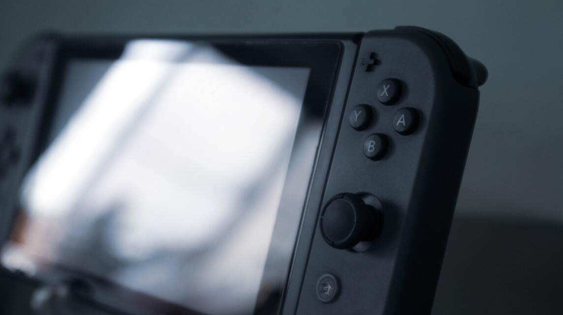 The Switch Bounces Over Zelda